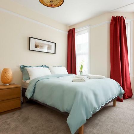 Stylish Town Centre Apartment Close To Beach And Shops Bornemouth Extérieur photo