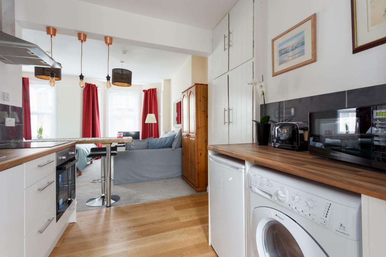 Stylish Town Centre Apartment Close To Beach And Shops Bornemouth Extérieur photo