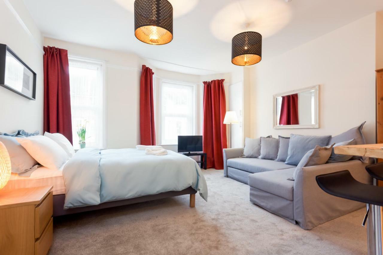 Stylish Town Centre Apartment Close To Beach And Shops Bornemouth Extérieur photo
