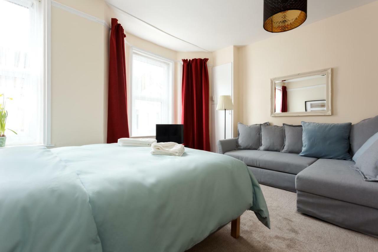 Stylish Town Centre Apartment Close To Beach And Shops Bornemouth Extérieur photo