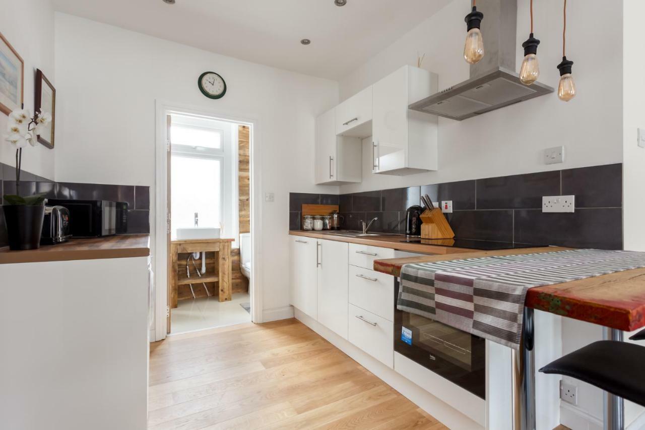 Stylish Town Centre Apartment Close To Beach And Shops Bornemouth Extérieur photo