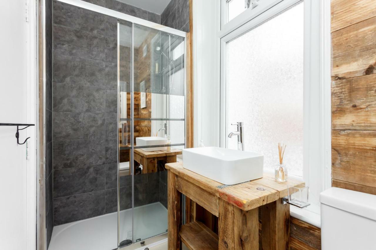 Stylish Town Centre Apartment Close To Beach And Shops Bornemouth Extérieur photo