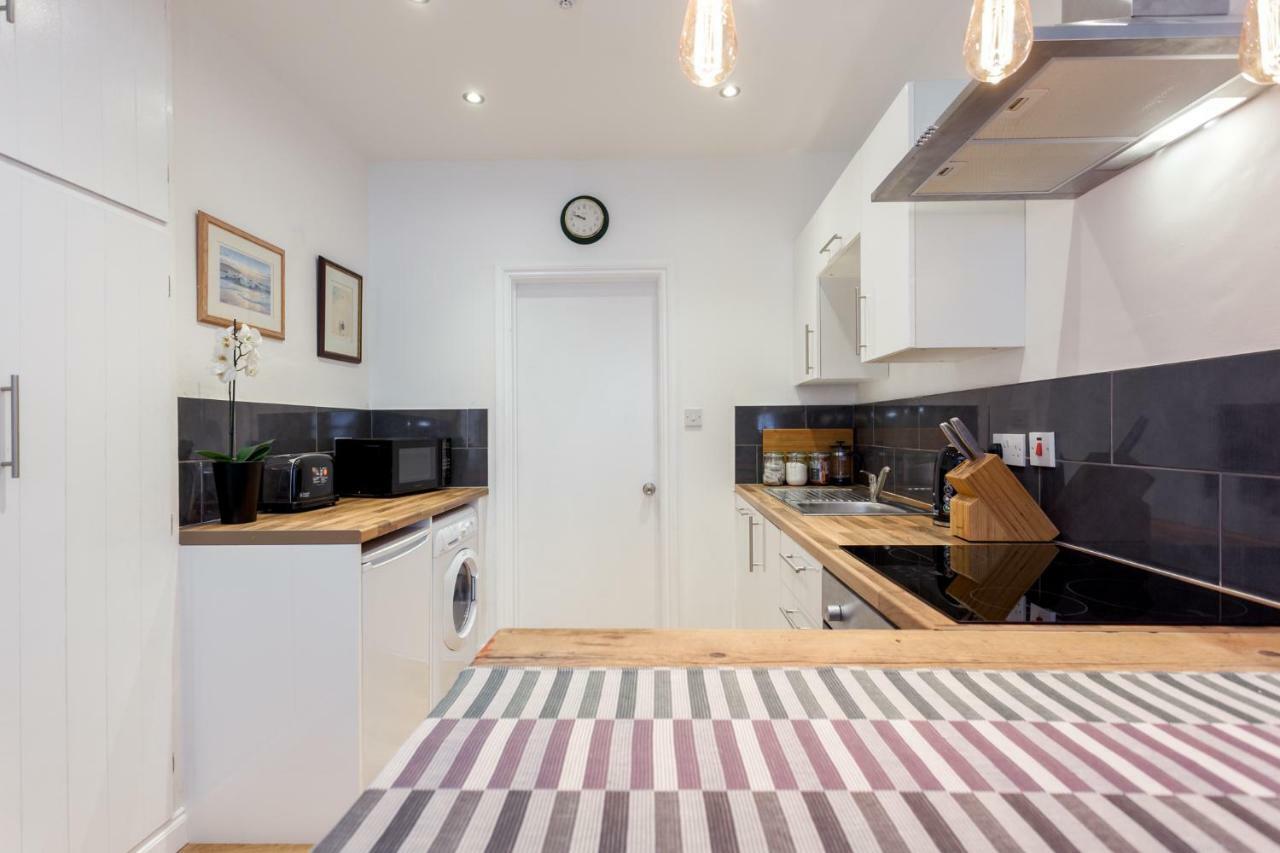 Stylish Town Centre Apartment Close To Beach And Shops Bornemouth Extérieur photo
